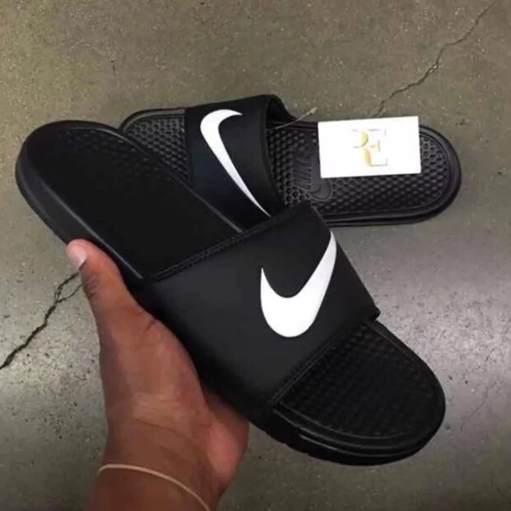 NIKE BENASSI SWOOSH SLIDES NWT - Picture 1 of 4